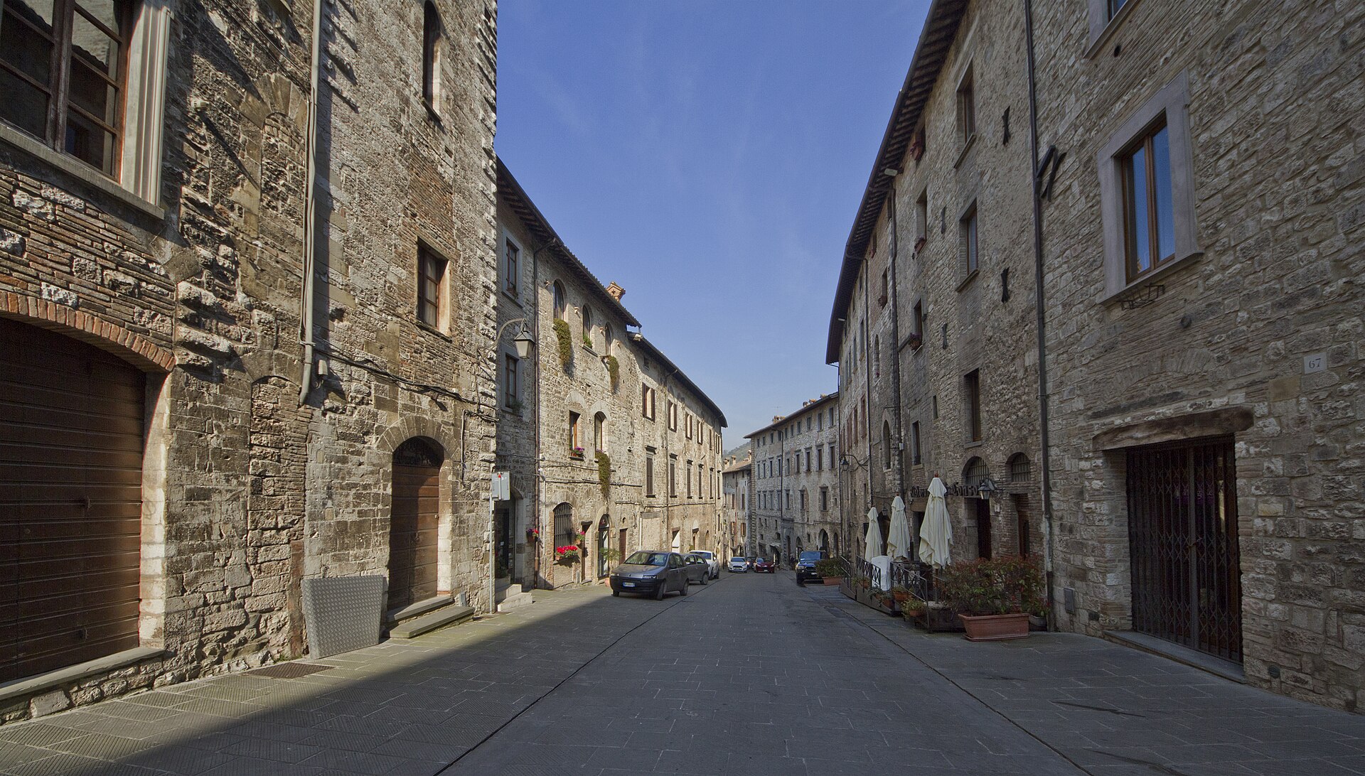 Gubbio mette in vendita 27 immobili comunali: asta pubblica e scadenze