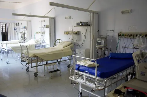 Pantalla, FdI denuncia carenze all’ospedale