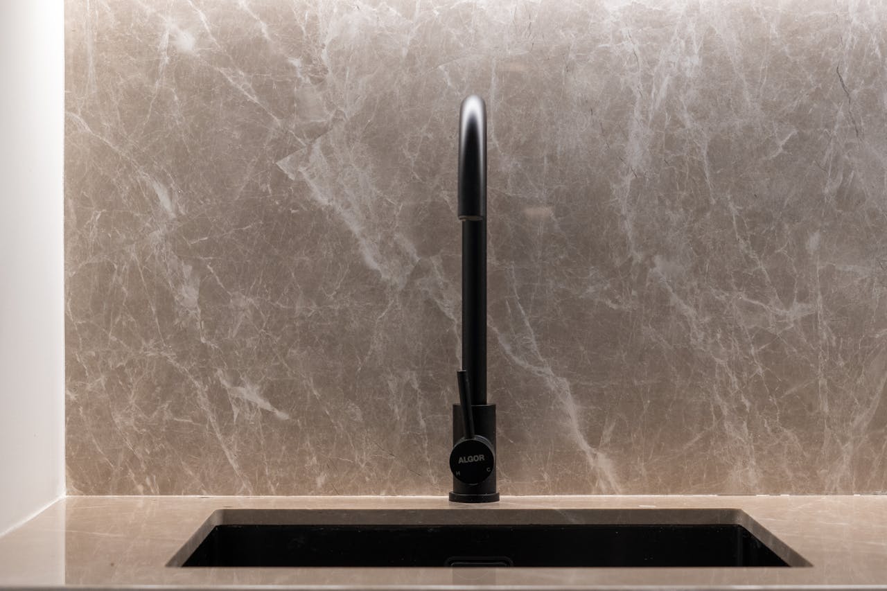 Come pulire il marmo opaco macchiato senza rovinarlo